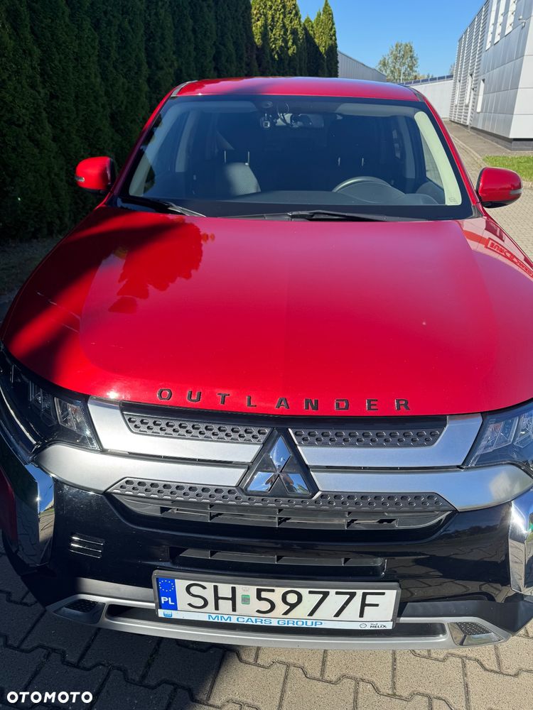 Mitsubishi Outlander - 2