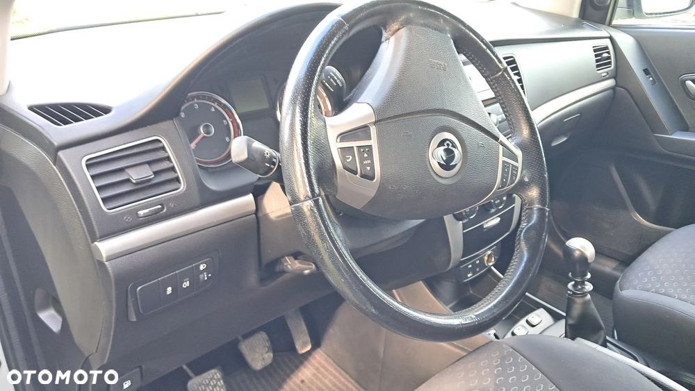 SsangYong/KGM Korando 2.0 e-XDi Quartz - 12