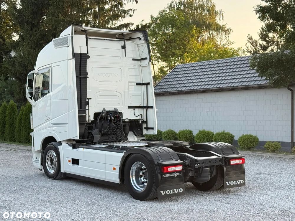 Volvo FH 500 / CAŁE NA PODUCHACH /TELEWIZOR/ACC /  KLIMA POSTOJOWA / XENON / NAVIGACJA / Z NIEMIEC - 17
