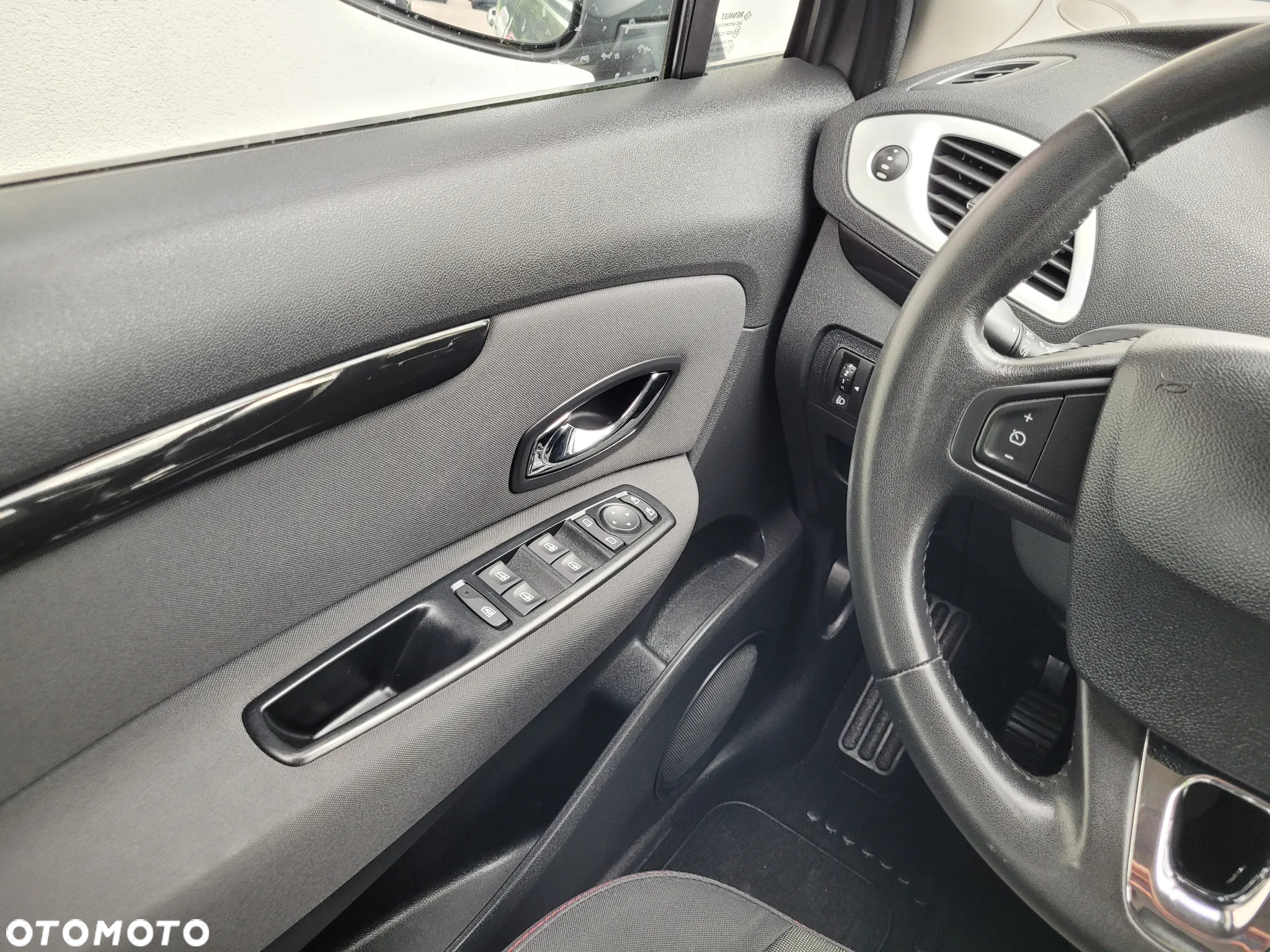 Renault Scenic ENERGY TCe 115 S&S Paris - 18