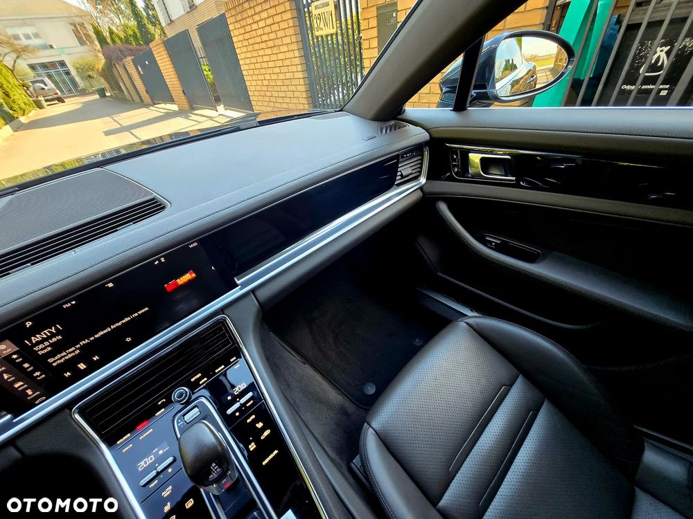 Porsche Panamera 4S - 13