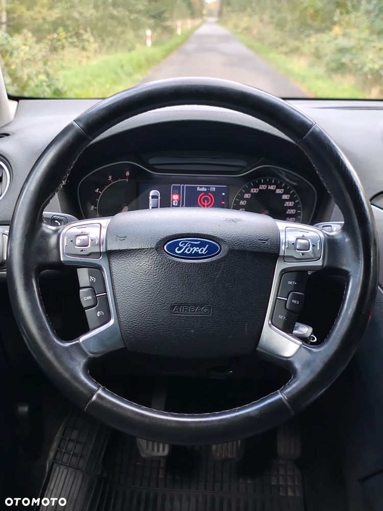 Ford Mondeo - 25