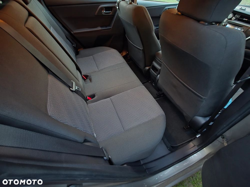 Toyota Auris 1.4 D-4D Active - 6