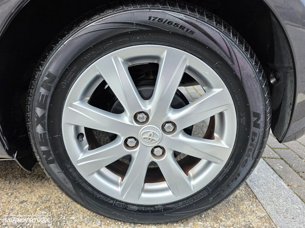 Toyota Yaris 1.0 VVT-i Comfort+P.Style - 24