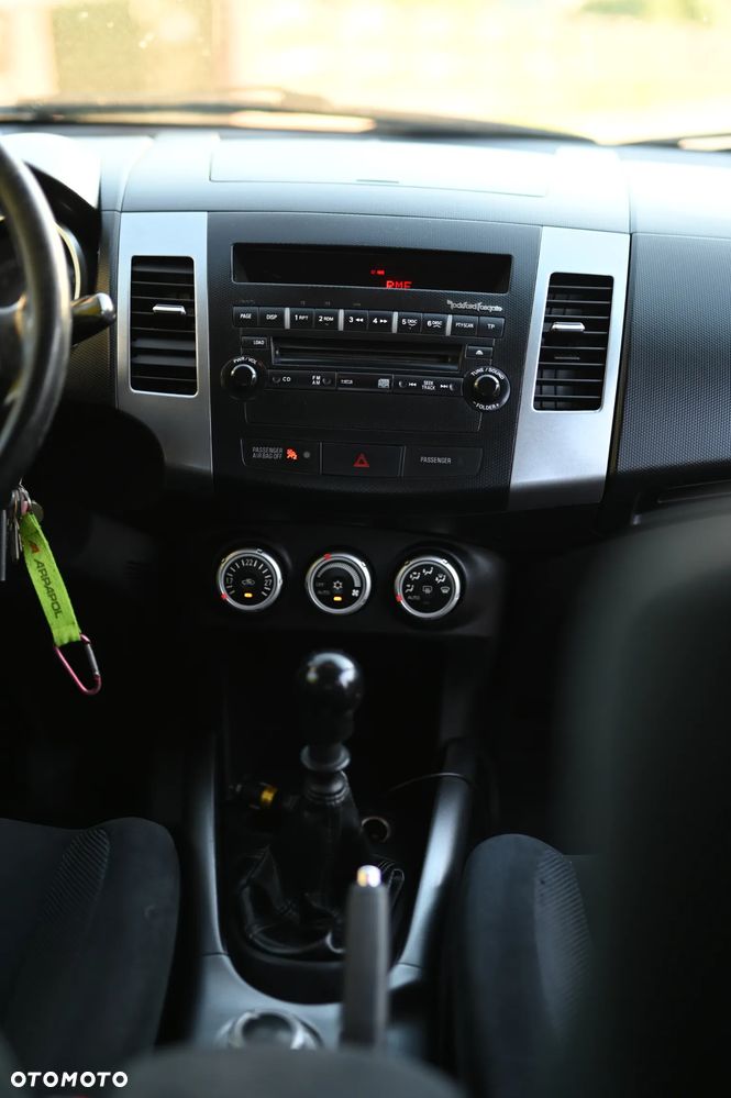 Mitsubishi Outlander 2.0 DID Intense - 11