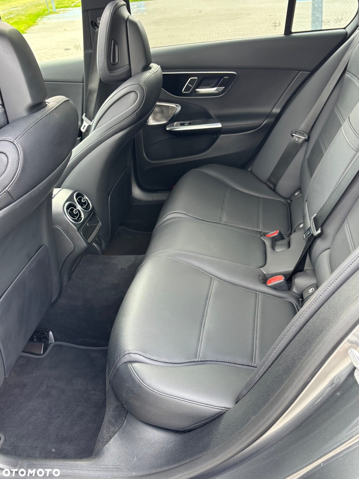 Mercedes-Benz Klasa C 300 e PHEV 4-Matic Avantgarde - 20
