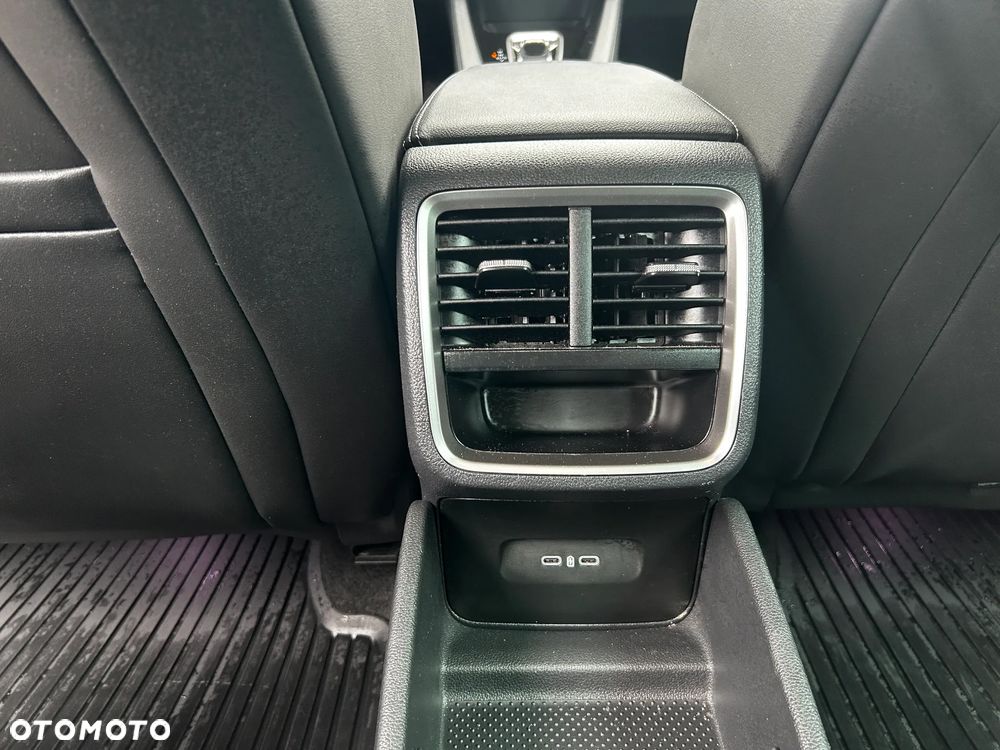 Skoda Octavia 1.5 TSI mHEV Selection DSG - 27