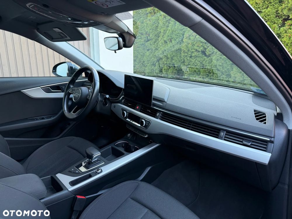 Audi A4 Limousine - 12