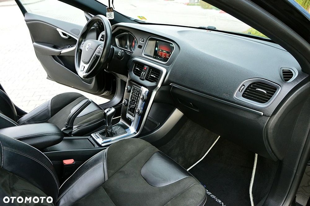 Volvo V40 D2 Drive-E R-Design Kinetic - 28