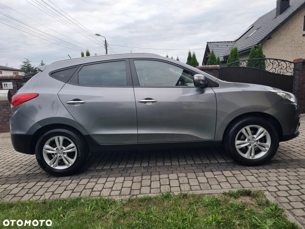 Hyundai ix35 2.0 CRDi 4WD Fifa World Cup Gold Edition - 8