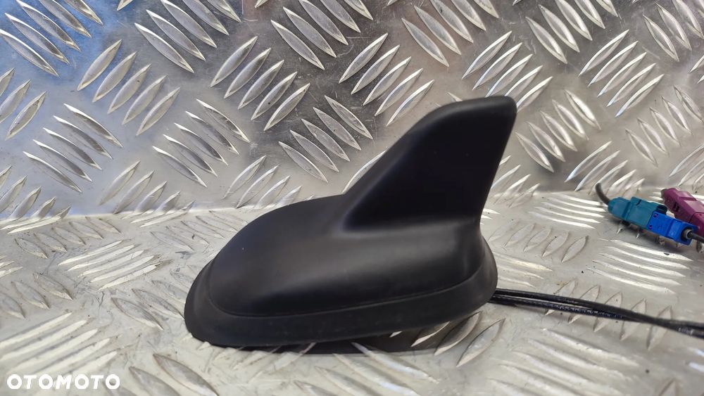 VW TOUAREG 7P 10-18R ANTENA DACHOWA DACHU REKIN GPS CZARNA 3C0035507N 3C0035507 N - 2