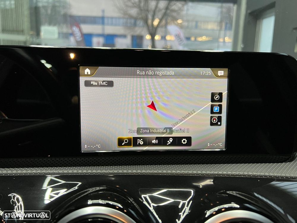 Mercedes-Benz A 250 e AMG Line - 16