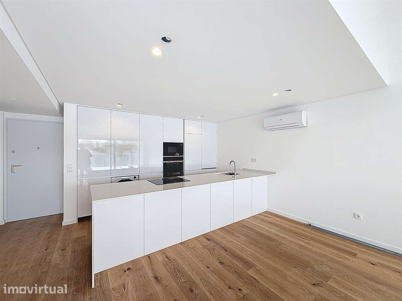 Apartamento T1+1 no centro da cidade - Grande imagem: 4/21
