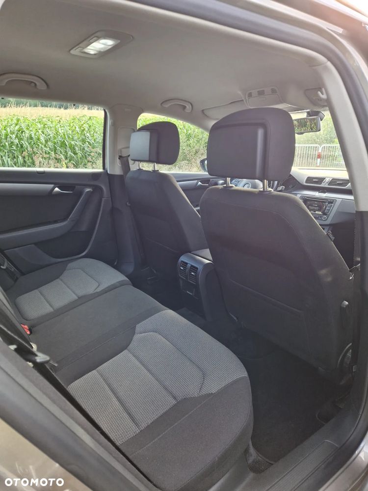Volkswagen Passat 2.0 TDI Comfortline - 15