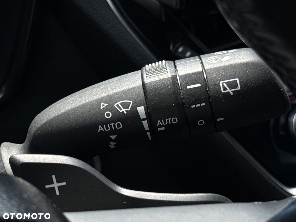 Toyota Corolla - 21
