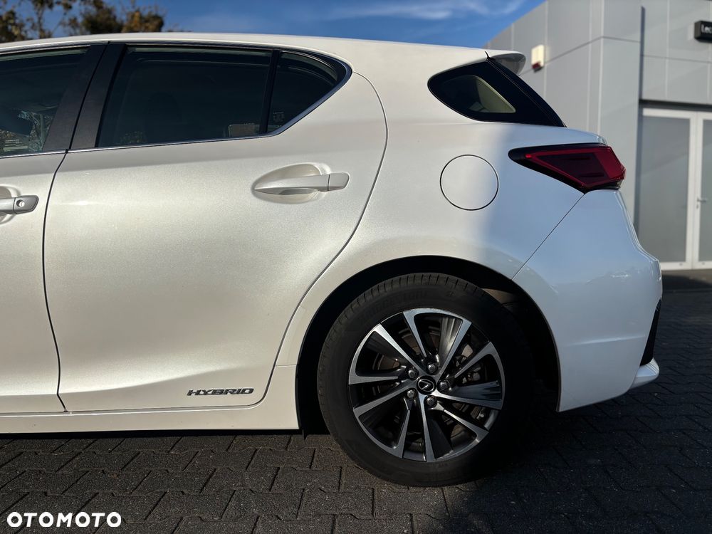 Lexus CT - 11
