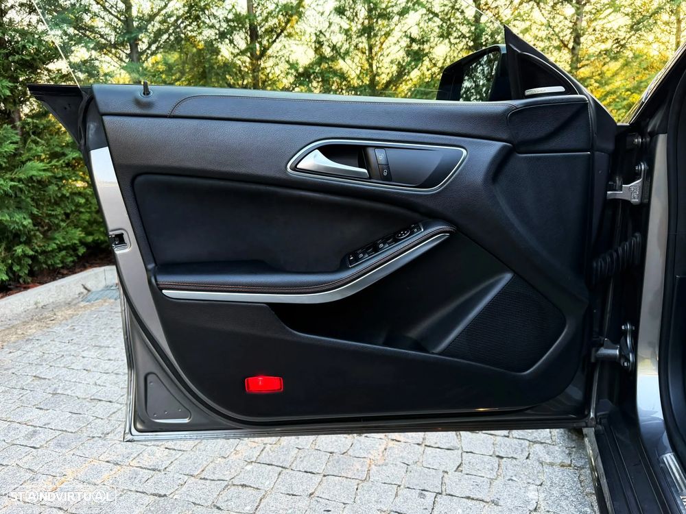 Mercedes-Benz CLA 220 d 7G-DCT AMG Line - 11