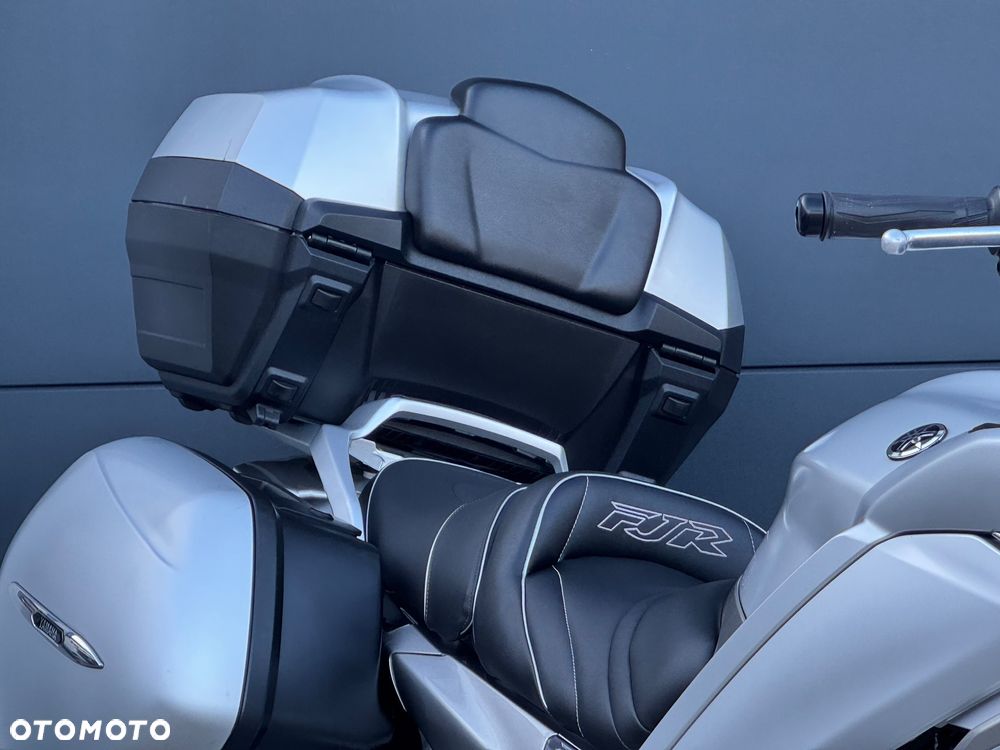 Yamaha FJR - 8