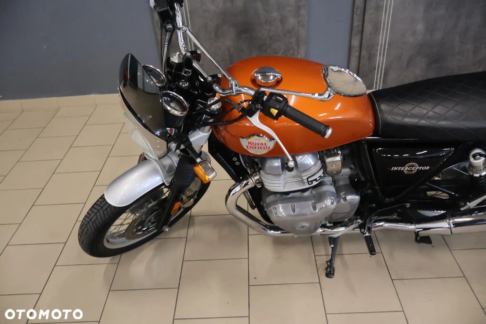 Royal Enfield Interceptor - 19