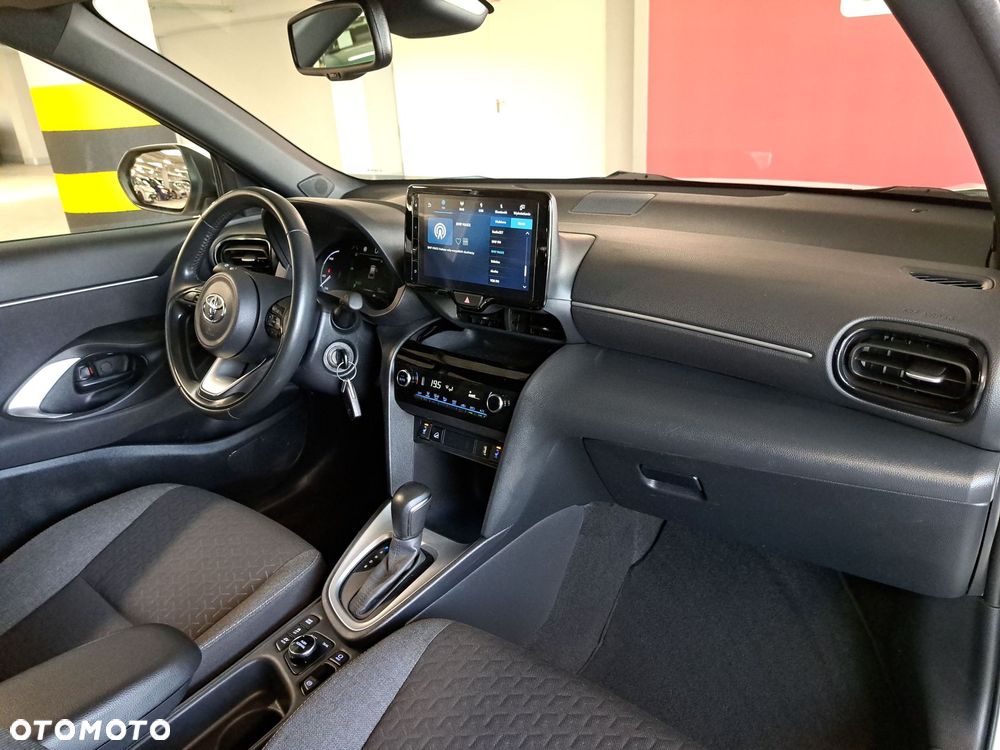 Toyota Yaris Cross Hybrid 1.5 Comfort 4x4 - 11
