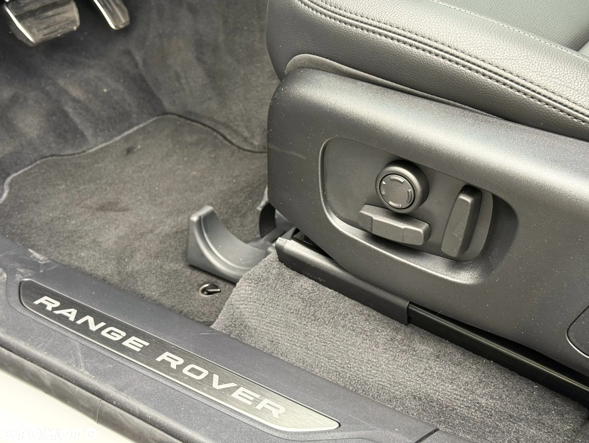 Land Rover Range Rover Velar D200 Dynamic SE - 21
