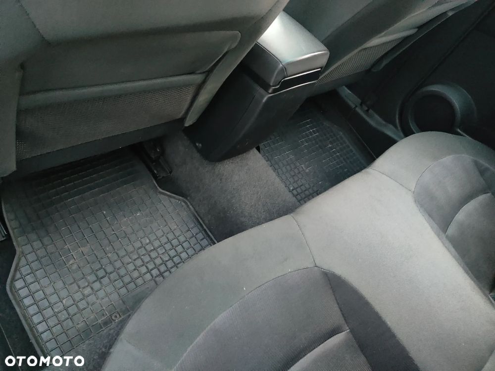 Nissan Qashqai 2.0 dCi DPF 4x4 I-Way - 17