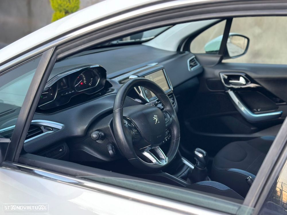 Peugeot 208 e-HDi 92 Stop&Start Style - 9