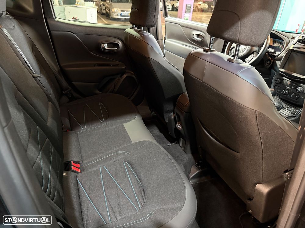 Jeep Renegade 1.3 T-GDI 4xe Auto Limited - 11