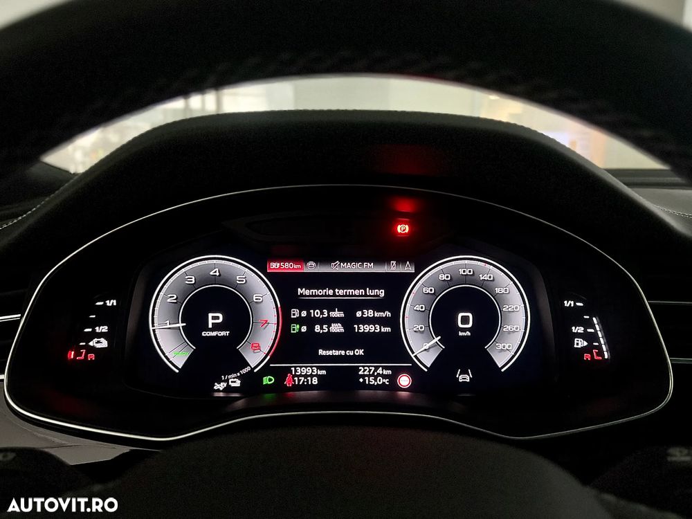 Audi Q8 SUV TFSI e quattro 290 kW tiptronic - 16