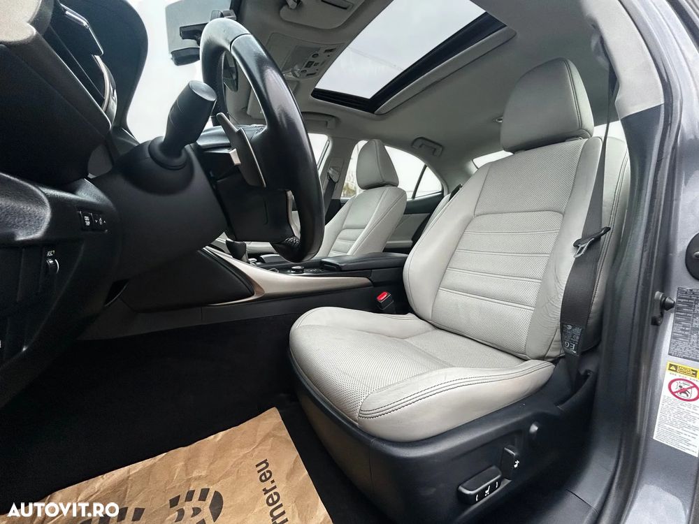 Lexus Seria IS Luxury Line - 9