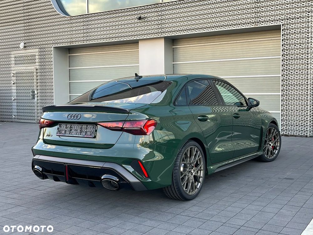 Audi RS3 Limousine - 3