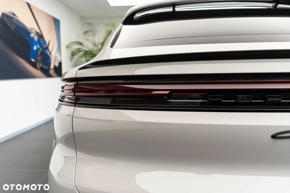 Porsche Cayenne E-Hybrid PHEV Black Edition - 36