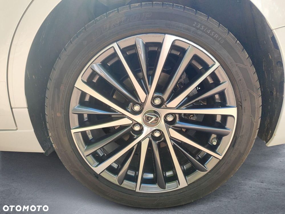 Lexus ES 300h Business Edition - 26