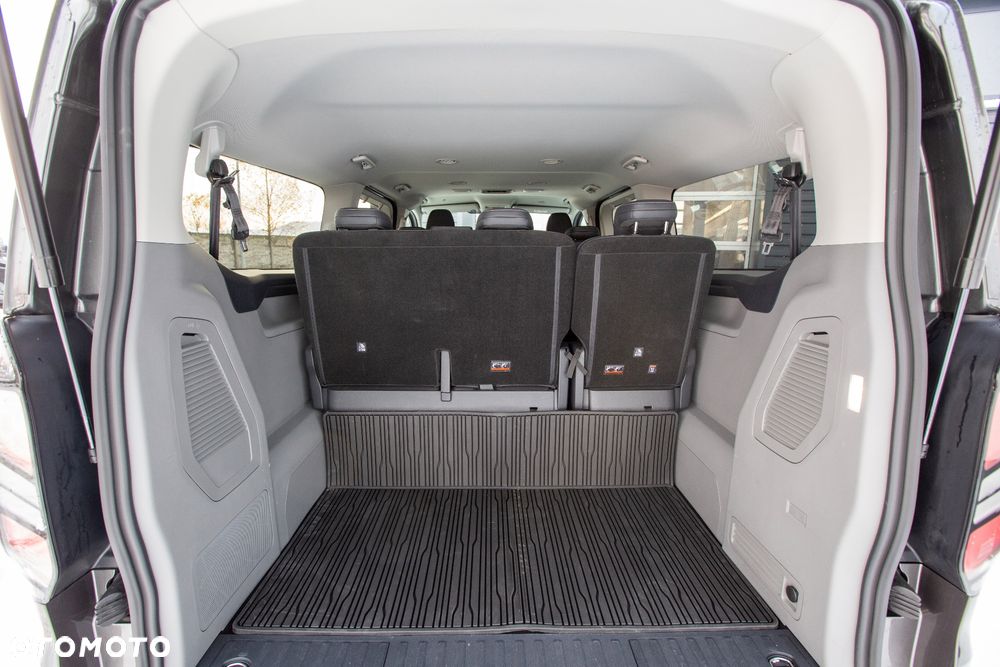 Ford Tourneo Custom - 11