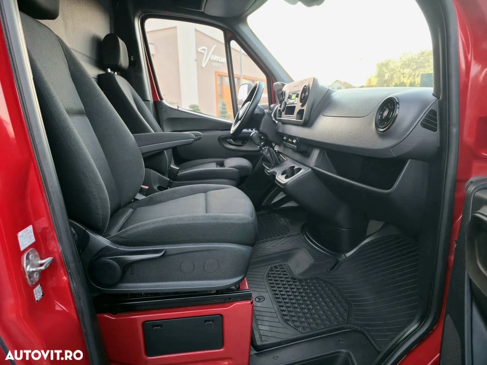 Mercedes-Benz Sprinter - 6