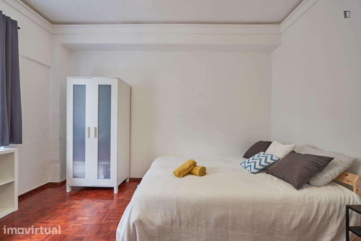 Quarto - localizado em Marquês de Pombal Lisbon - Grande imagem: 5/45