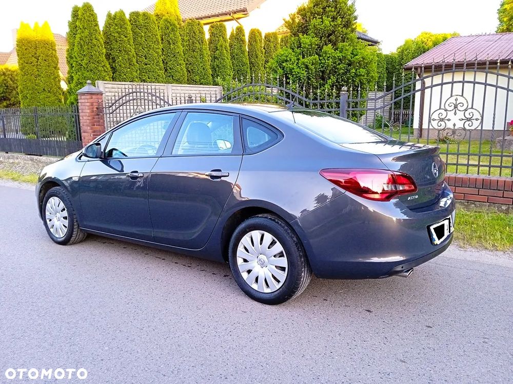 Opel Astra 1.4 T Executive EU6 - 6