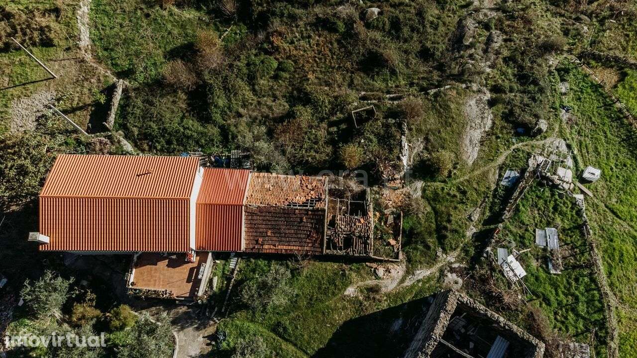 Terreno com ruina / Covilhã, Vila do Carvalho - Grande imagem: 3/20
