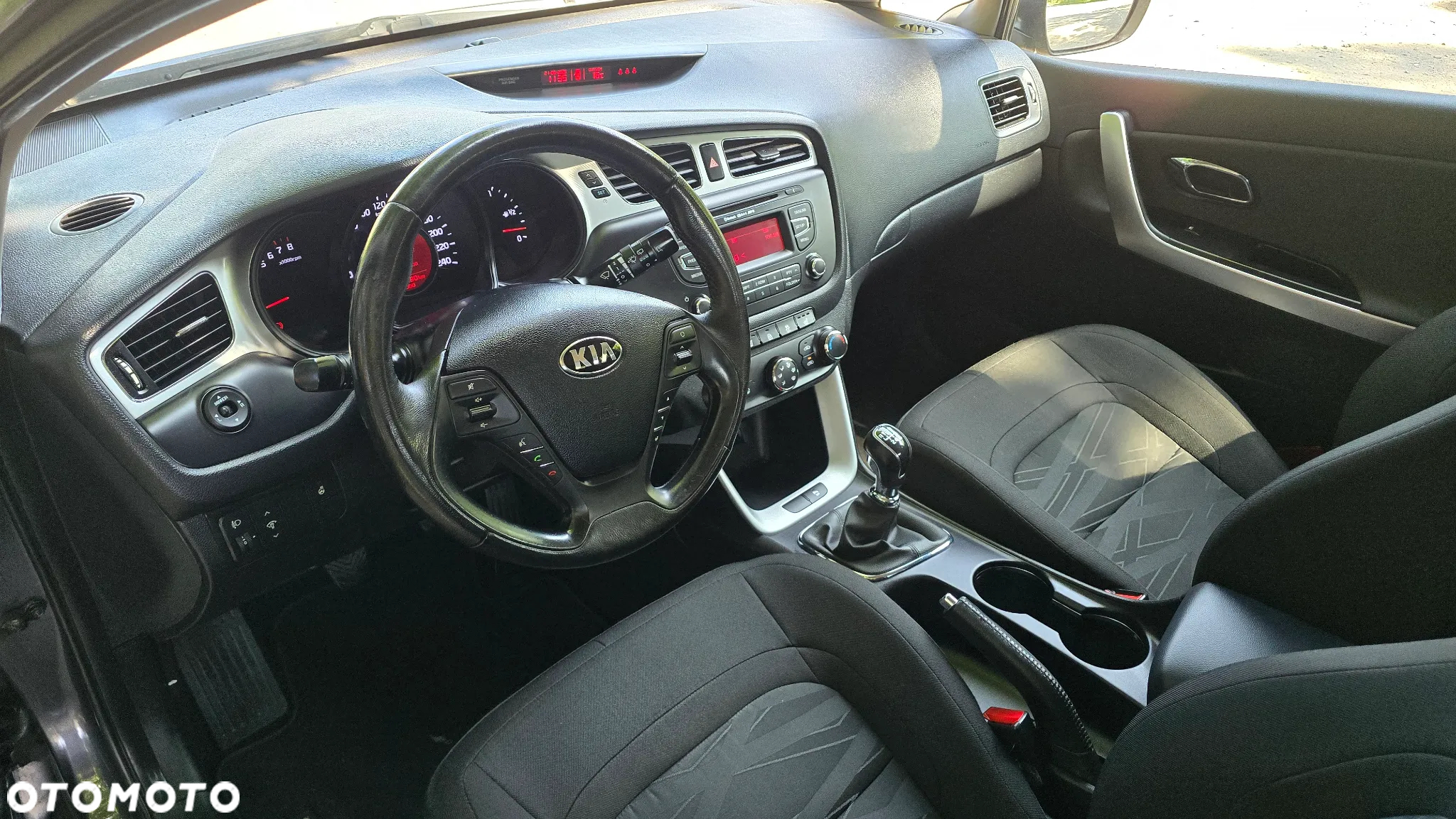 Kia Ceed Cee'd 1.4 L - 6