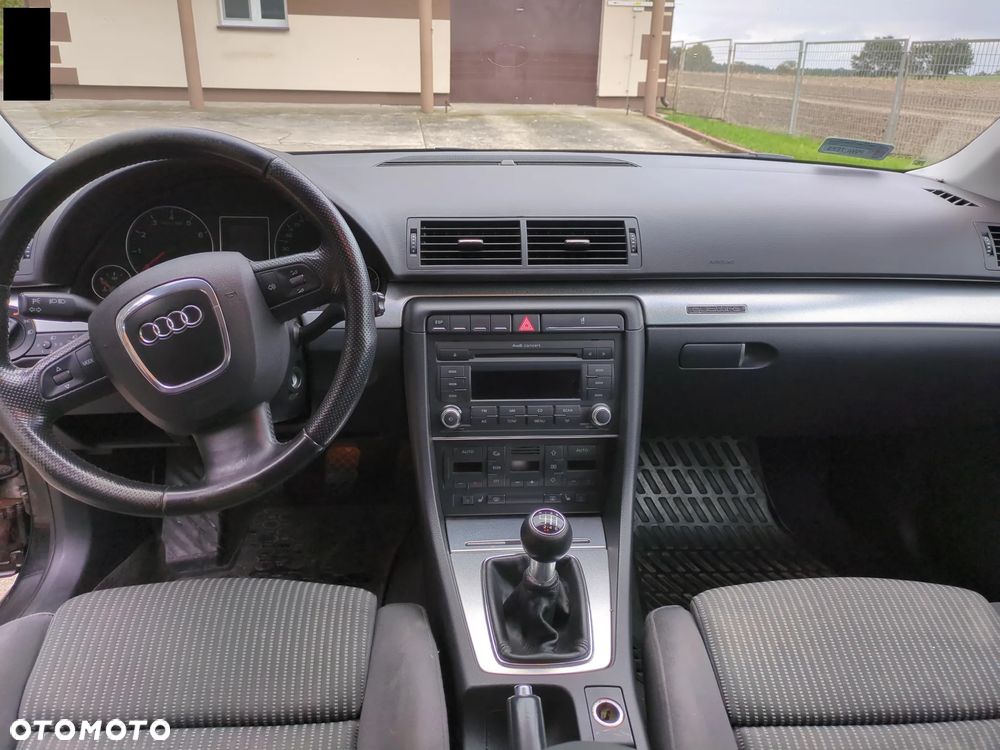 Audi A4 Limousine - 10