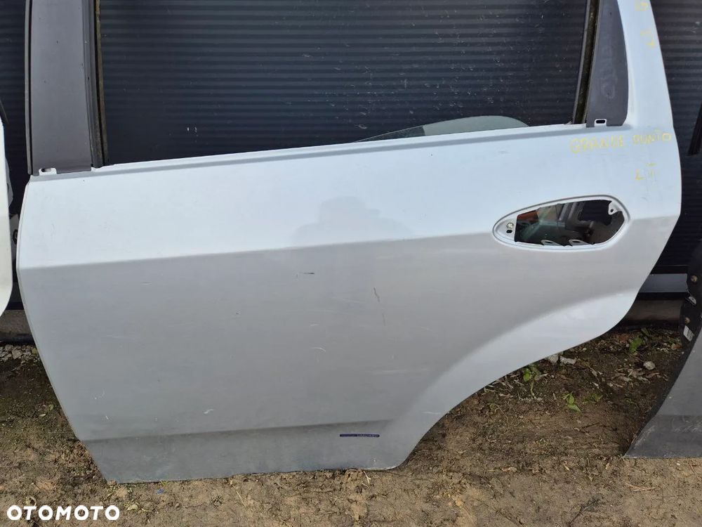 DRZWI FIAT GRANDE PUNTO 5D - 9