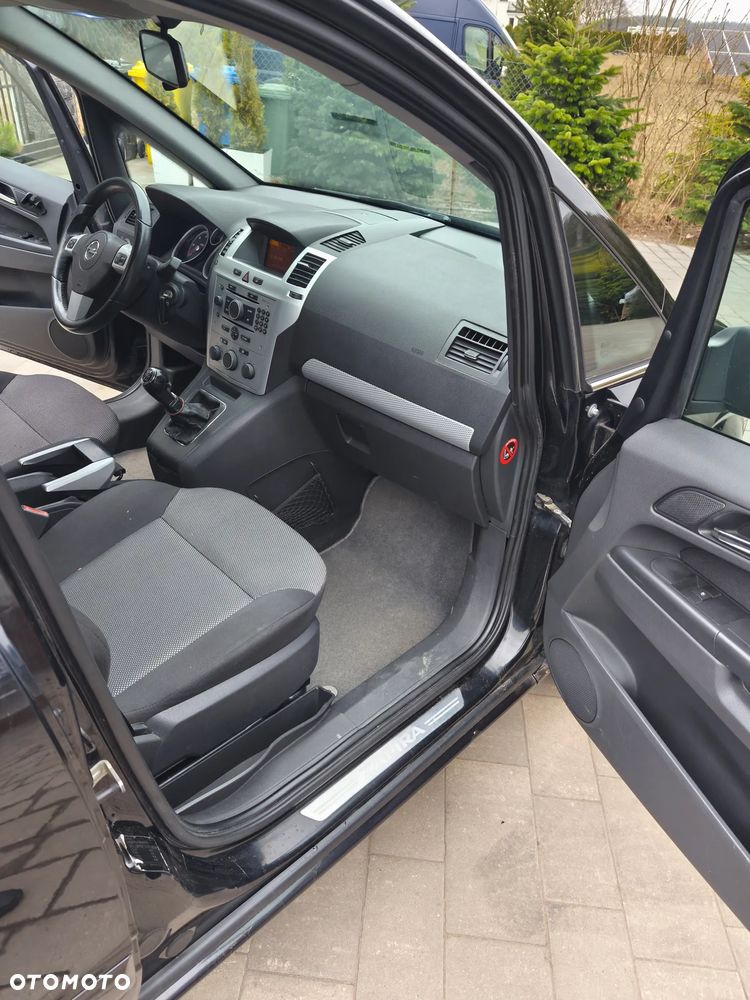 Opel Zafira - 9
