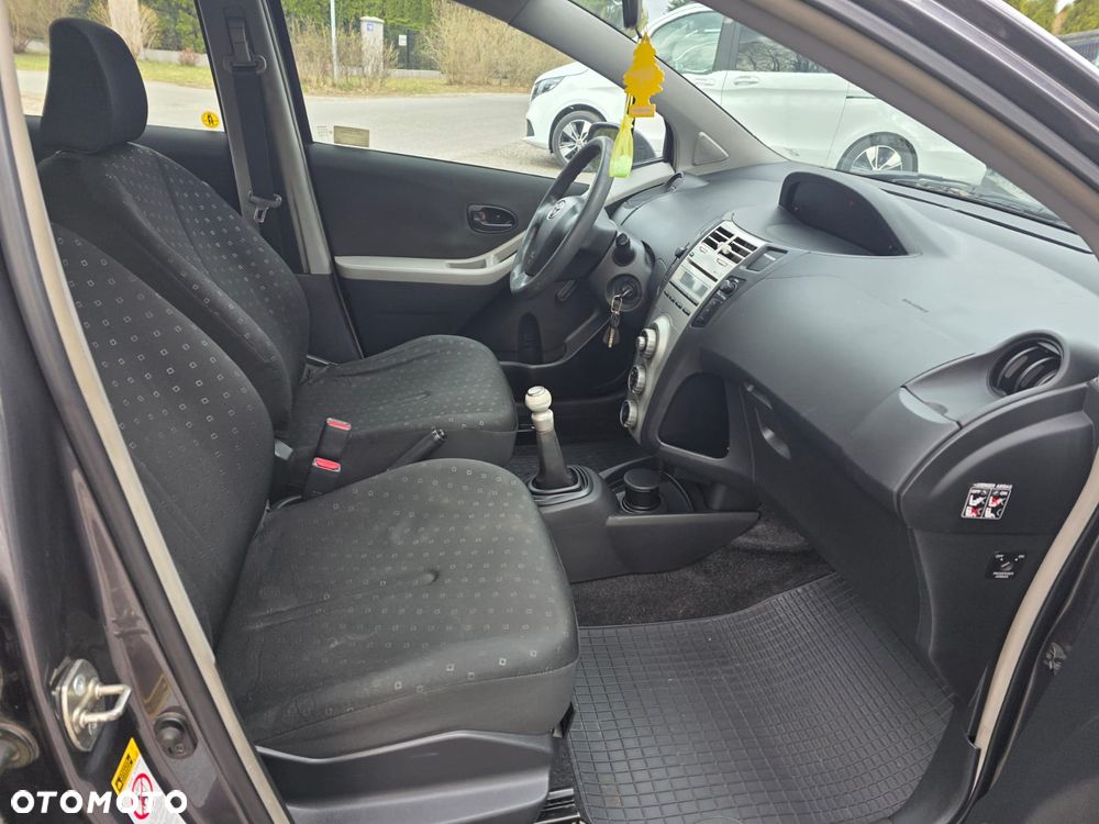 Toyota Yaris 1.3 Terra - 18