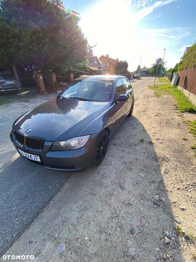 BMW Seria 3 325i - 4