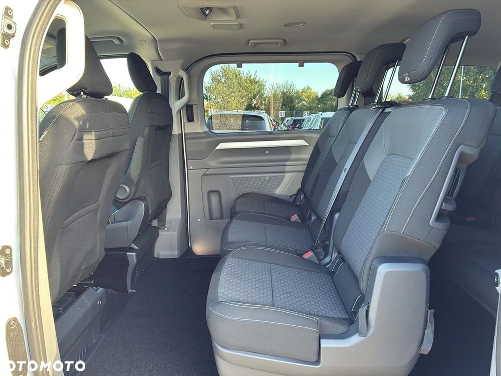 Volkswagen Caravelle - 18