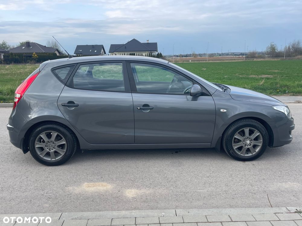 Hyundai i30 1.4 Classic + - 27