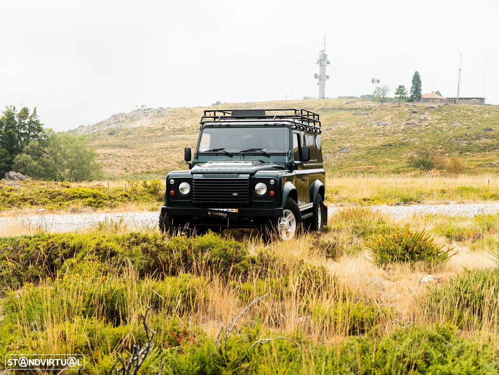 Land Rover Defender - 2