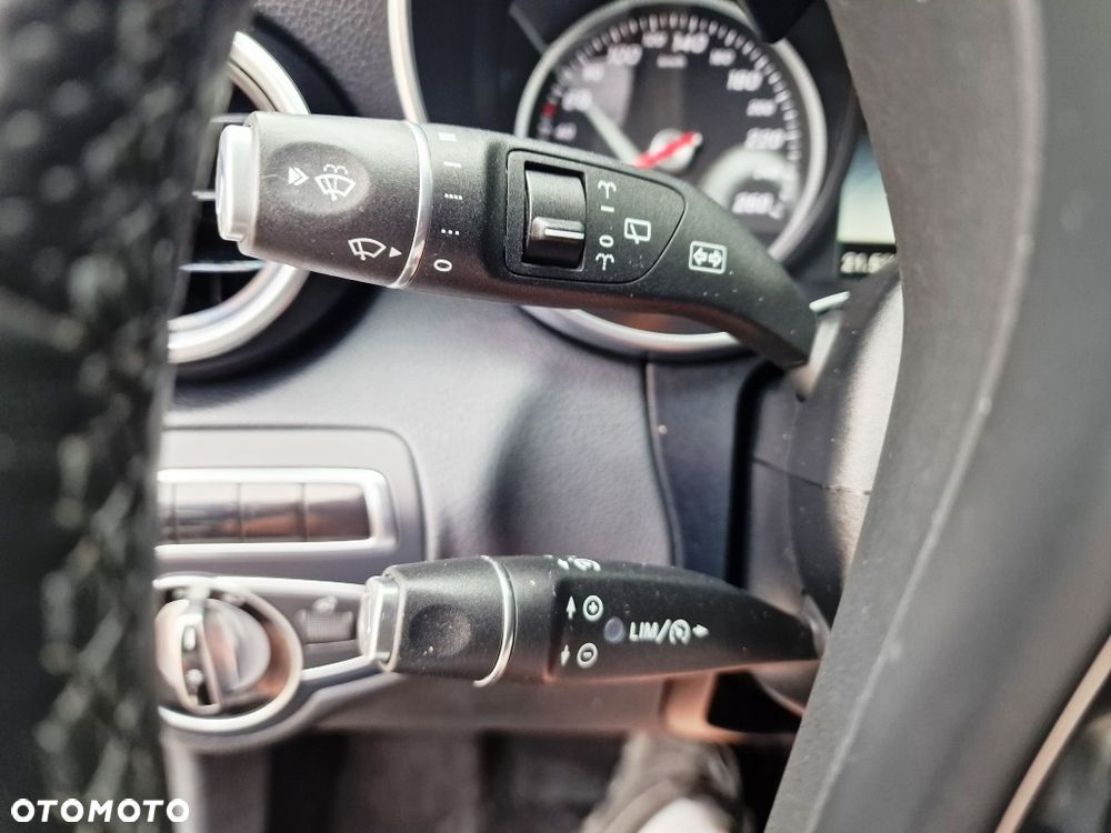 Mercedes-Benz Klasa C 350 e 7G-TRONIC - 32