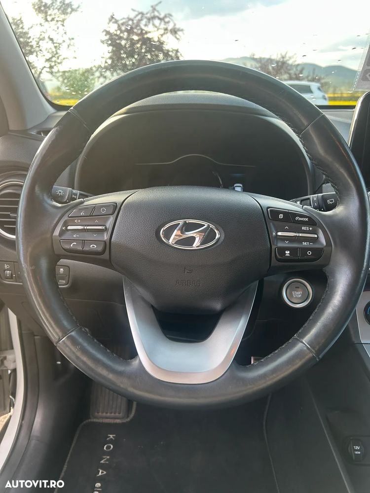 Hyundai KONA Premium - 9