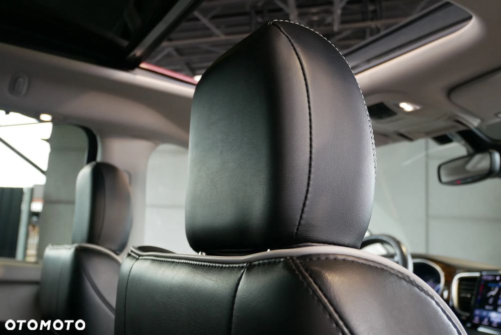 Chrysler Pacifica - 28